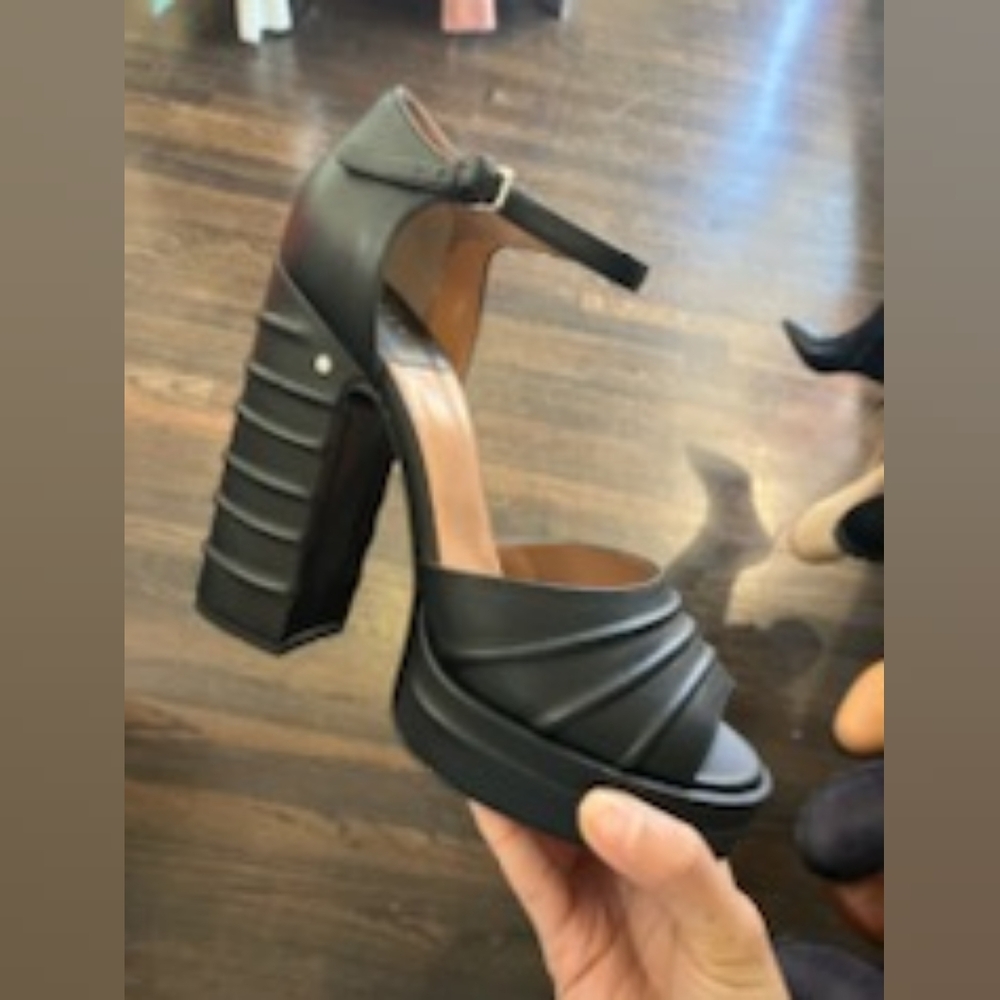 Sz 40.5 NIB $1005 Laurence Dacade heels